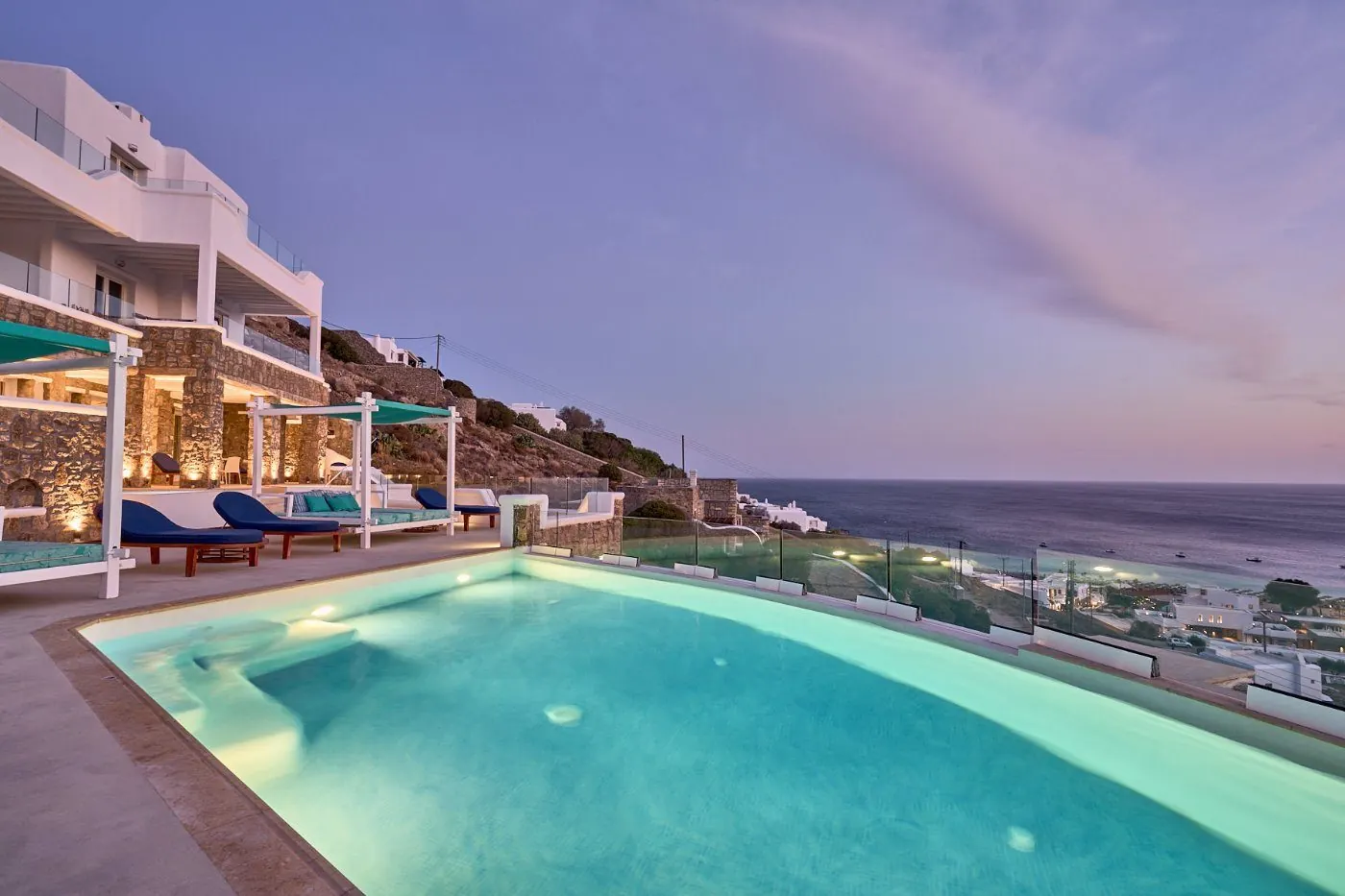 Πισίνα με θέα στο Αιγαίο στο Arte & Mare Elia Suites, Μύκονος